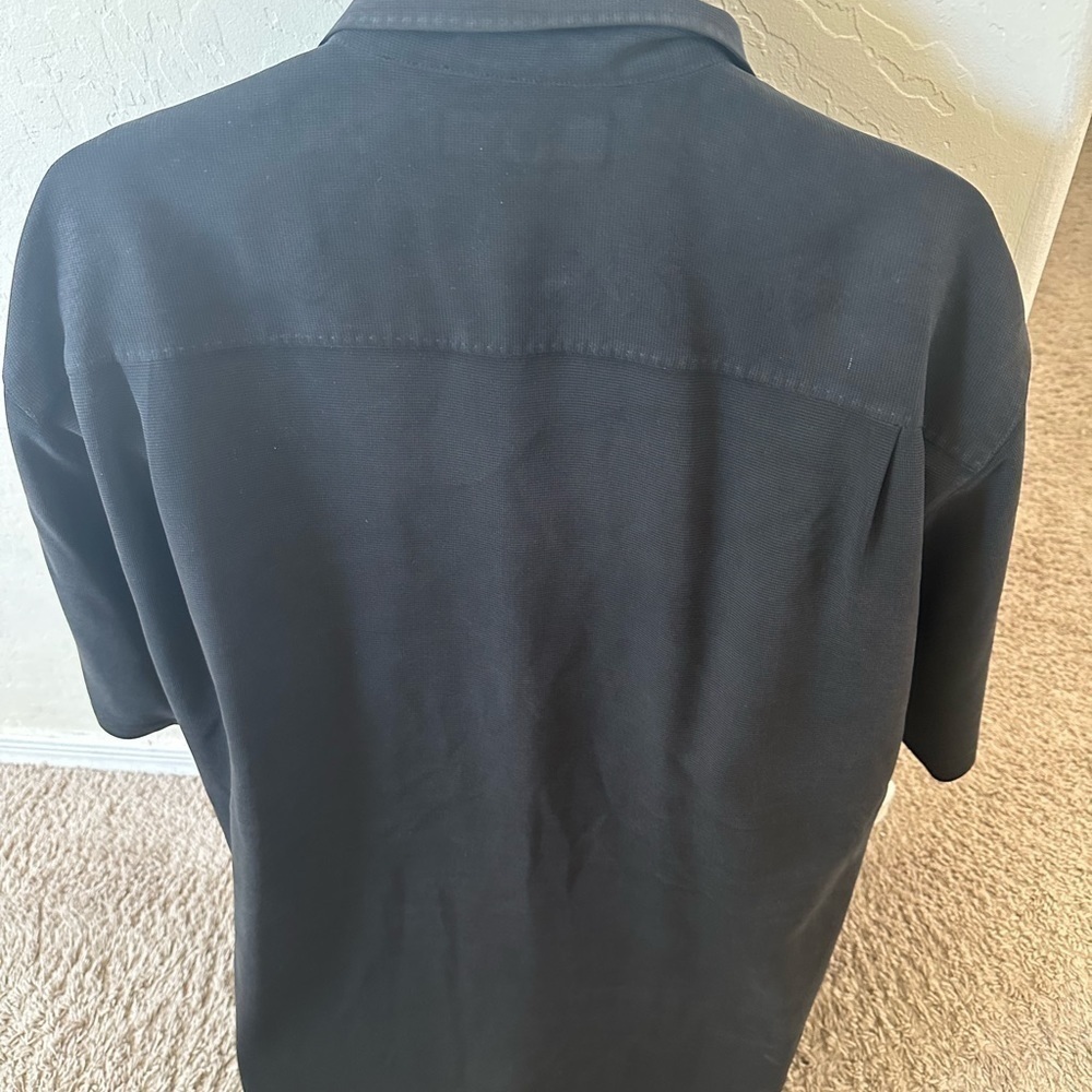 Men’s Tommy Bahama silk black shirt button front size XL pre own - Picture 4 of 4